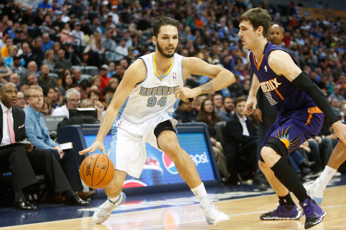 Evan Fournier gives Phoenix the elbow
