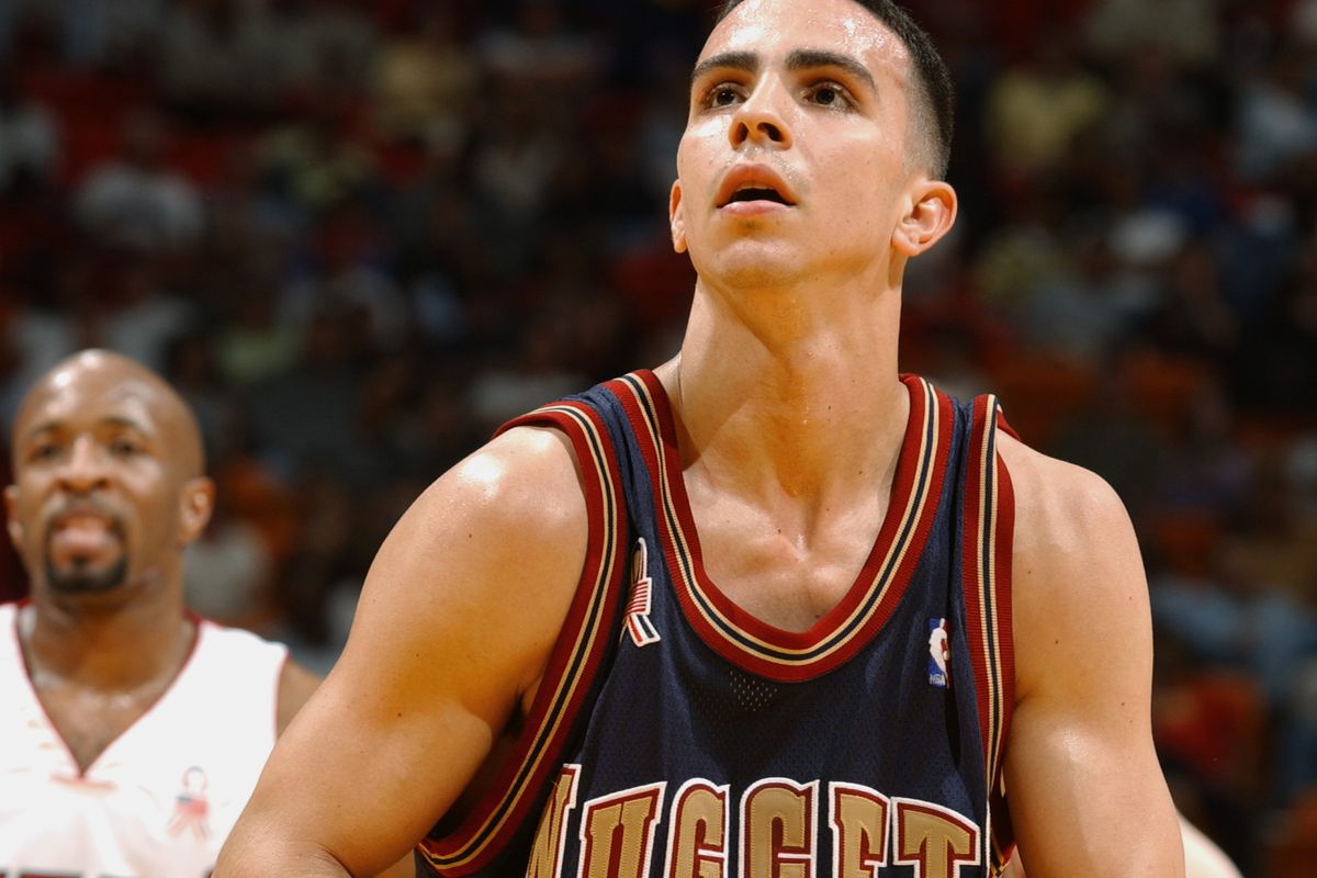 Carlos Arroyo shoots a free throw