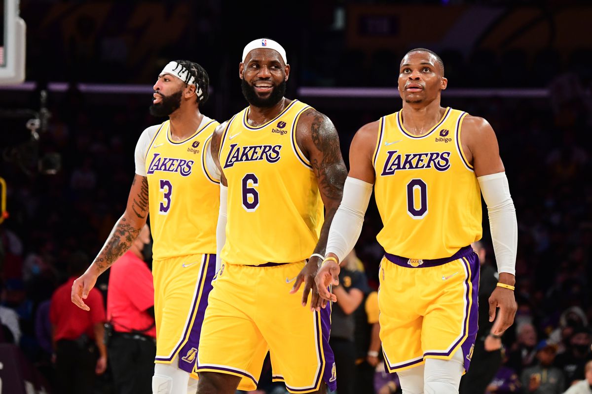 Golden State Warriors v Los Angeles Lakers