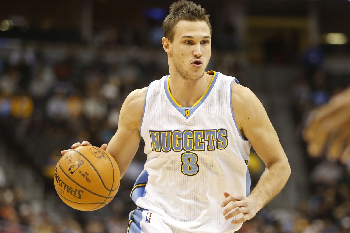 Danilo Gallinari tears his right mensicus