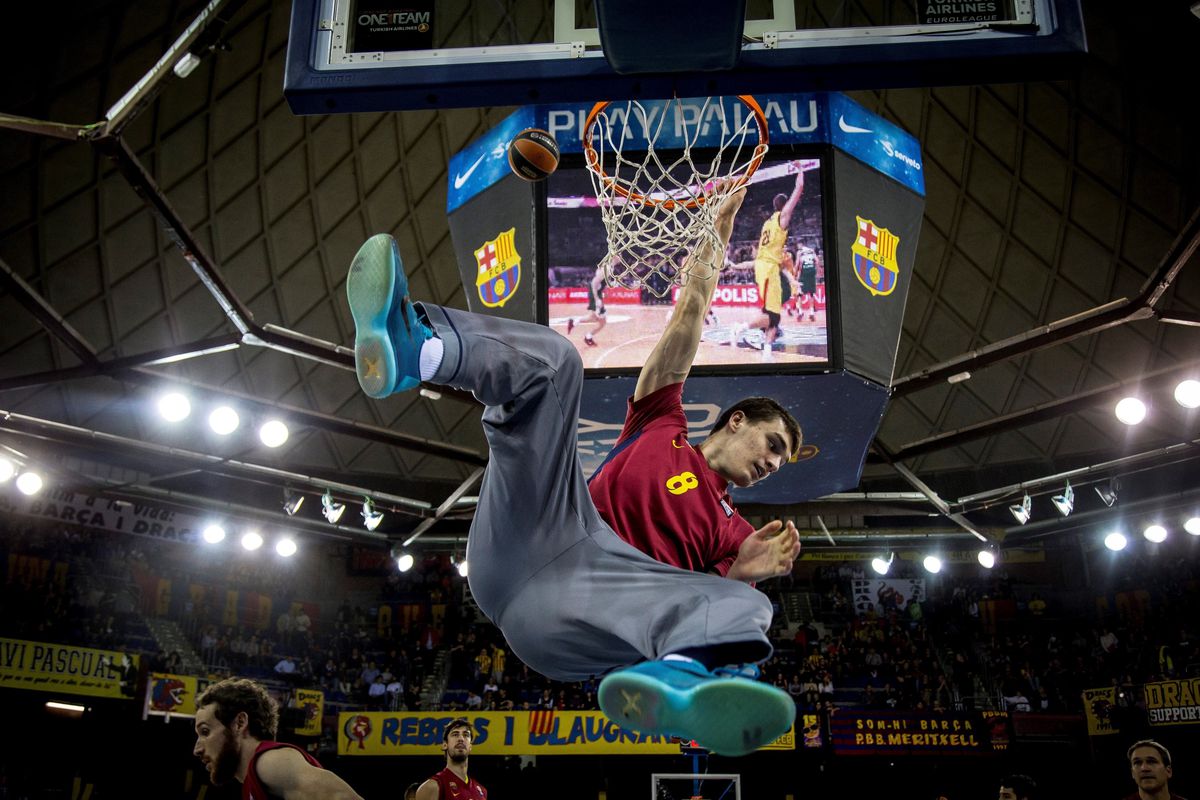 Mario Hezonja hanging out in Spain.