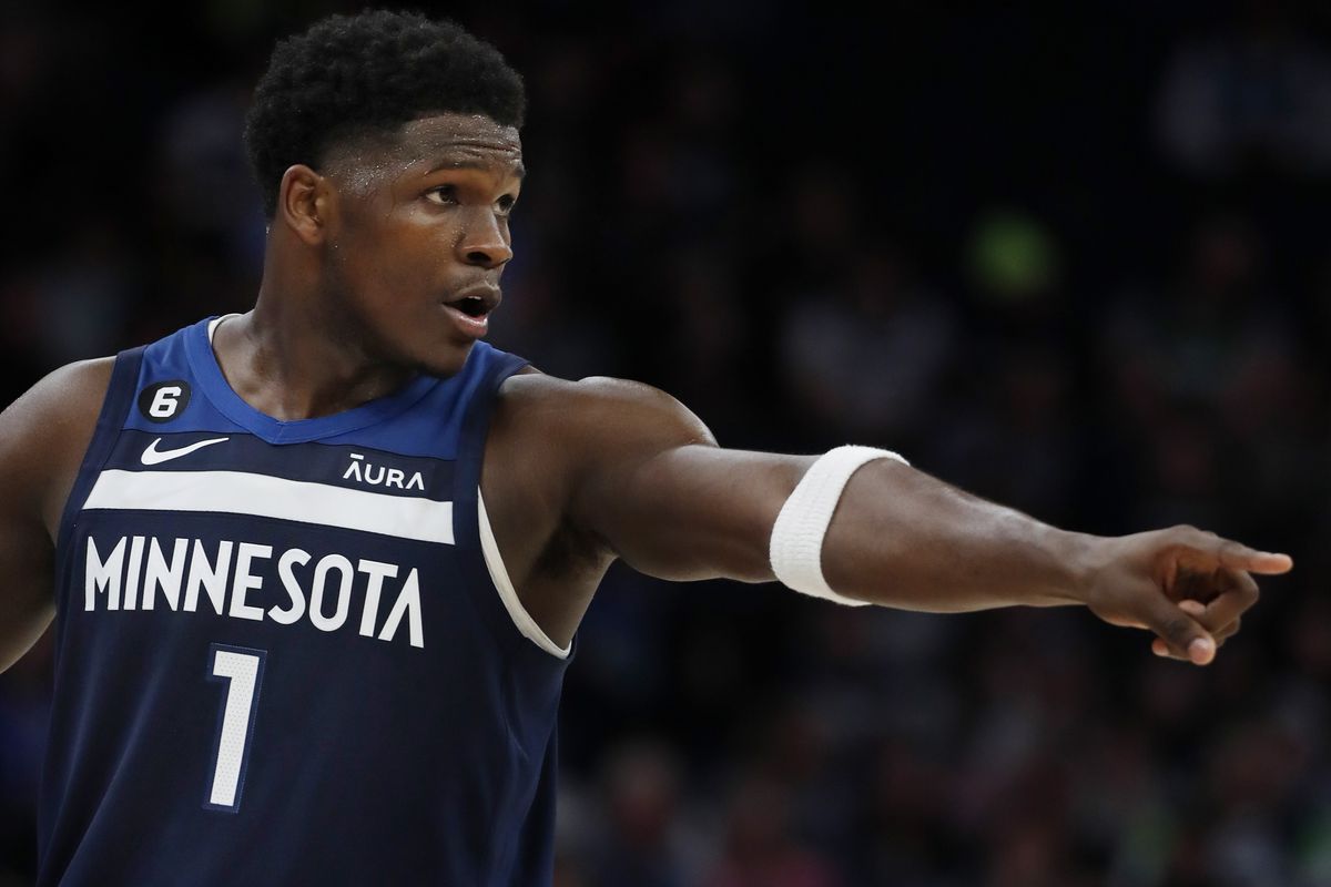NBA: San Antonio Spurs at Minnesota Timberwolves
