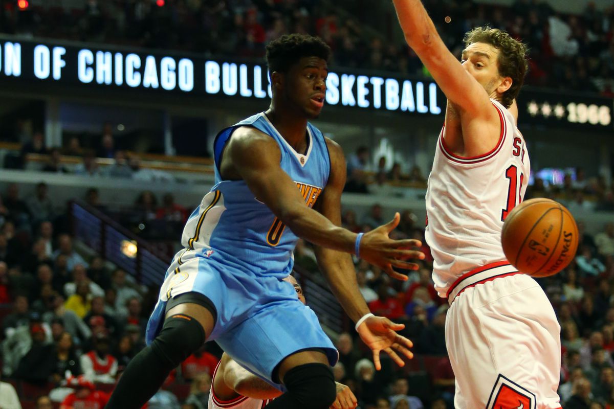Emmanuel Mudiay teaching a quick lesson of his own