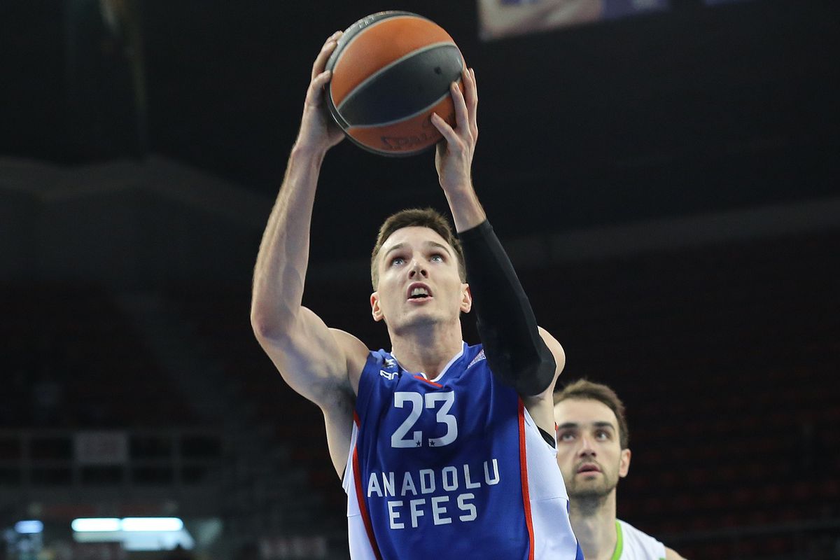Matt Janning with his Turkish club on Feb. 27, 2015.